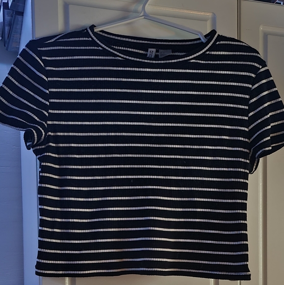 Crop top - Picture 1 of 1